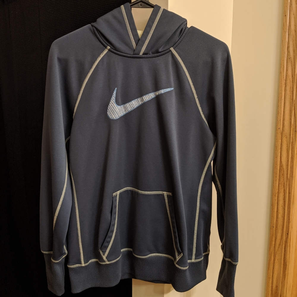 Juniors Nike hooded sweatshirt. Large